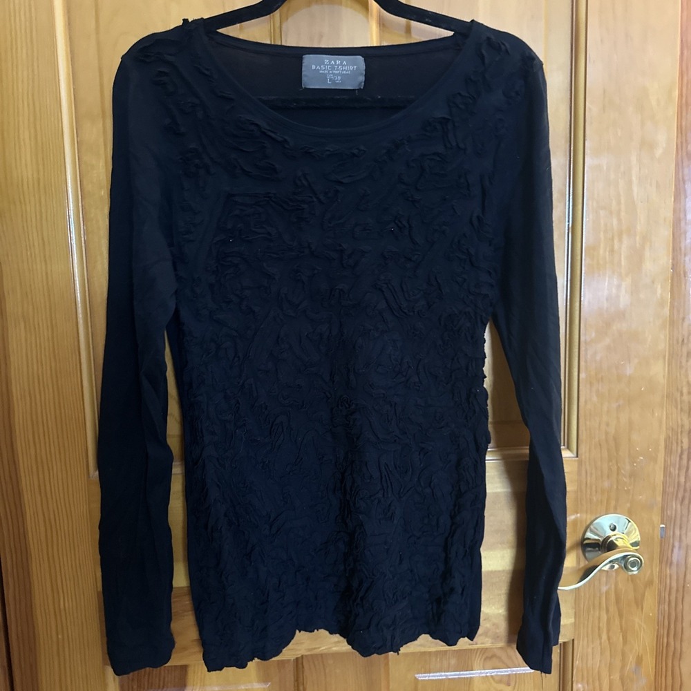 ZARA Basic T-Shirt, Made In Portugal,‎ Black Floral Long Classy Sleeve Large